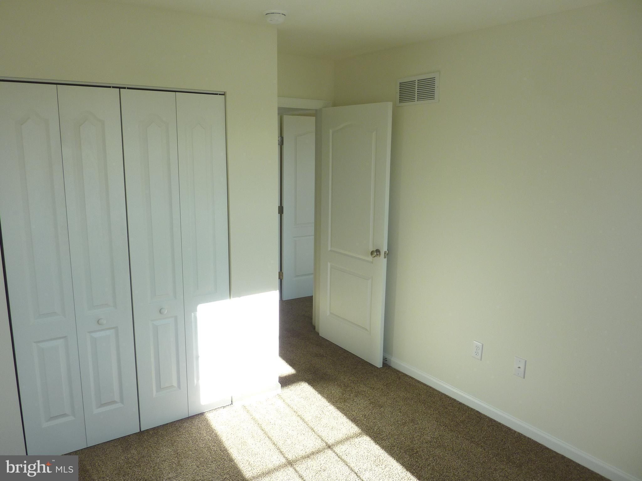 57 Cotswood Court. Smyrna, DE 19977