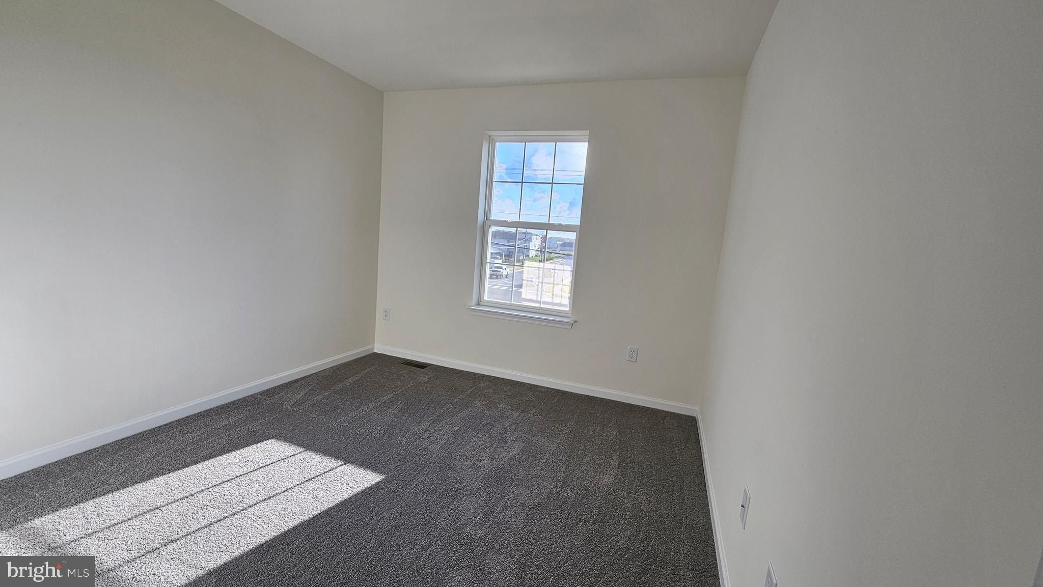 71 Cotswood Court. Smyrna, DE 19977