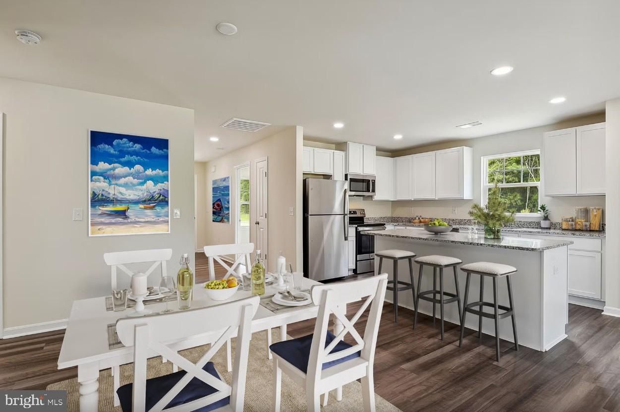 102 4Th Avenue. New Castle, DE 19720