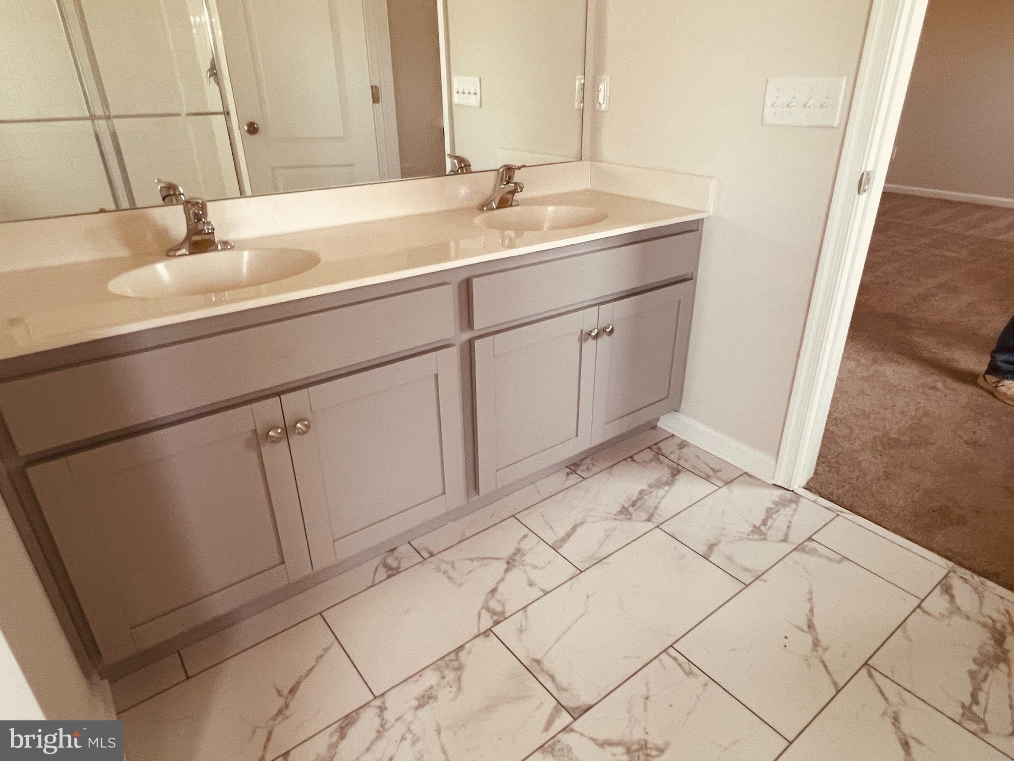 208 Farleigh Drive. Smyrna, DE 19977