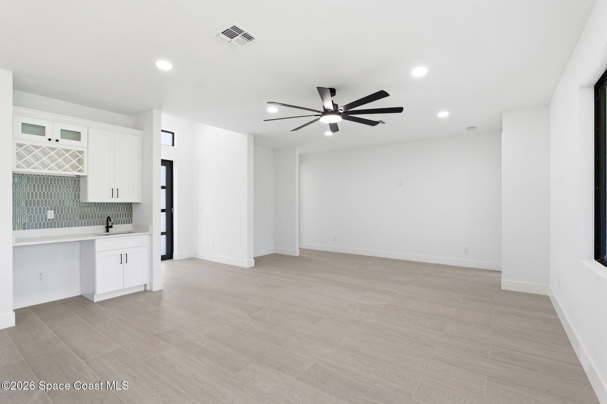 2861 Fontainebleau Avenue Se. Palm Bay, FL 32909