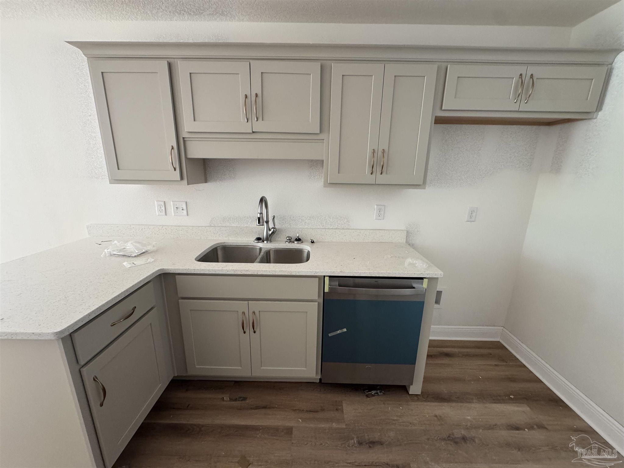 1998 N Roberts Cir. Pensacola, FL 32534