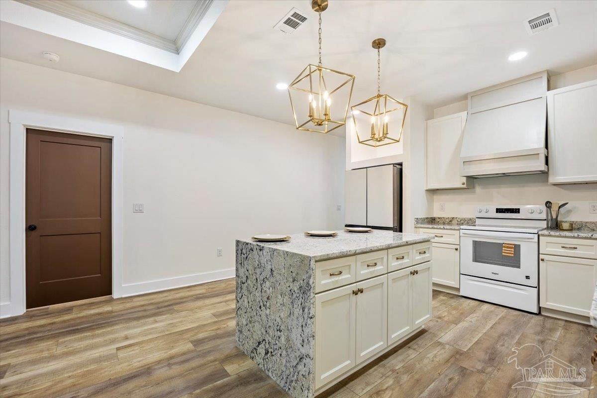 8035 Grand Bahama Dr. Pensacola, FL 32506