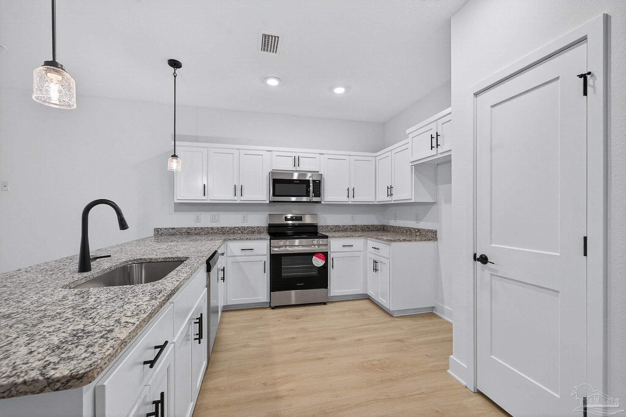 1460 Cedar Grove Ln. Pensacola, FL 32504