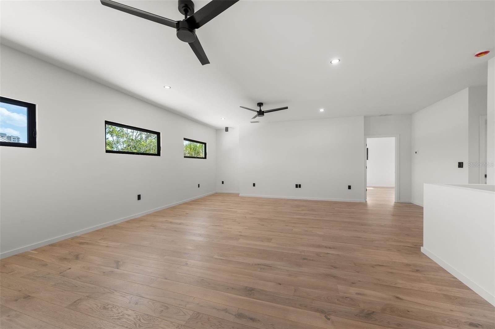 1681 Oak Street. Sarasota, FL 34236