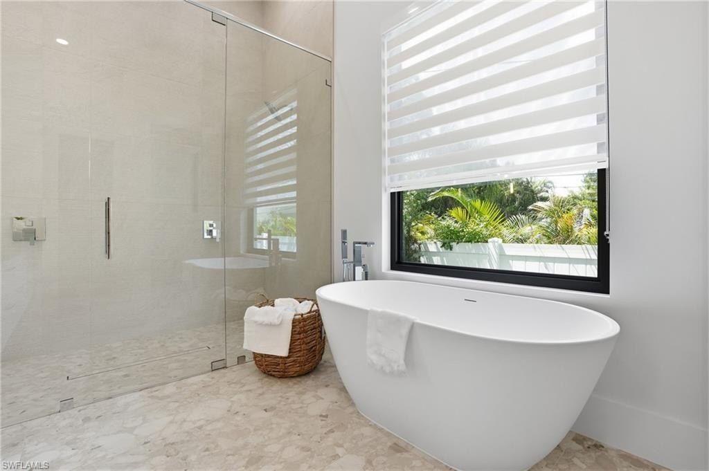 1150 8Th Ter N. Naples, FL 34102