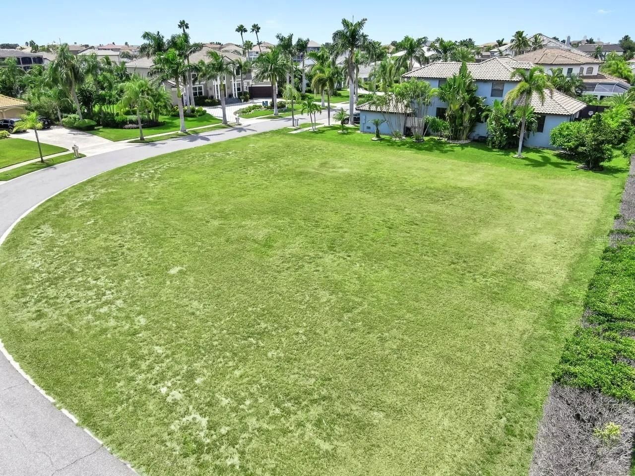 6424 Rubia Circle. Apollo Beach, FL 33572