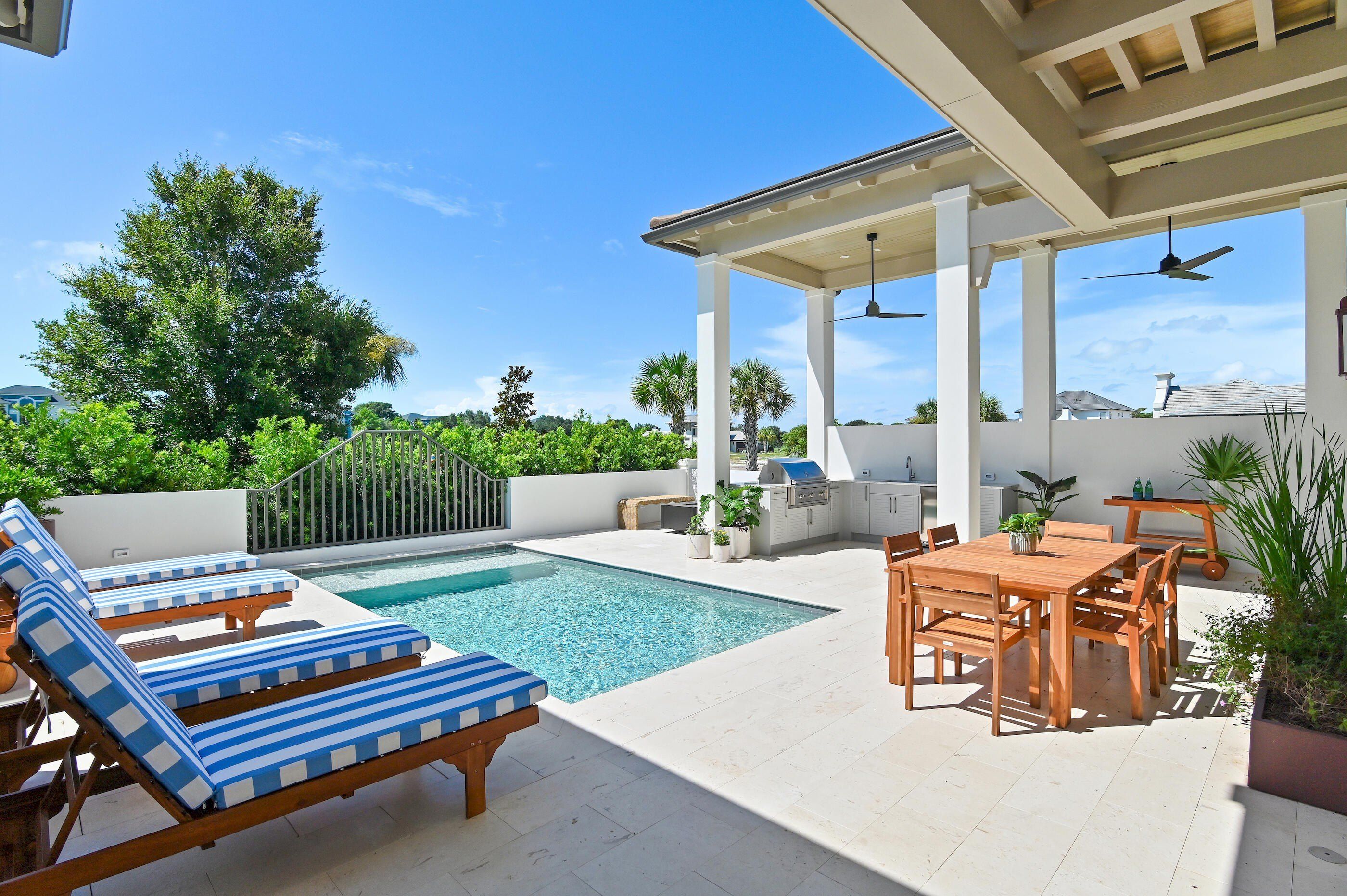 4562 Leeward Lane. Destin, FL 32541