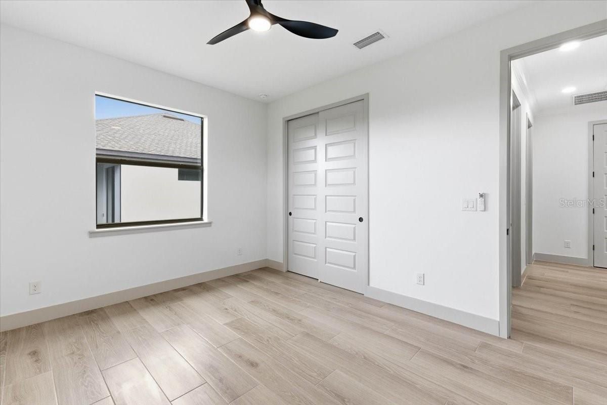 11209 Chalet Avenue. Englewood, FL 34224