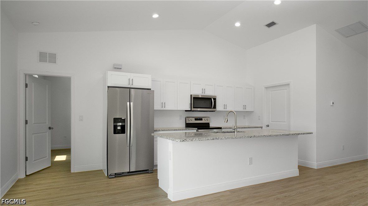7006 Waldo Circle. Labelle, FL 33935