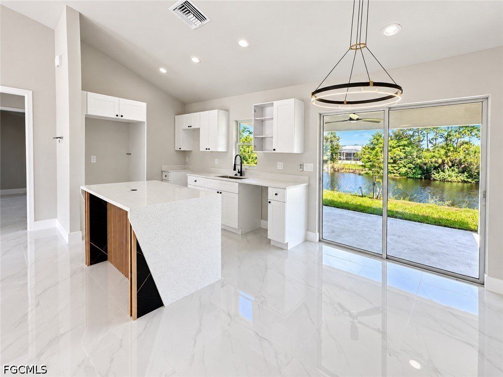 2409 Ne 19Th Avenue. Cape Coral, FL 33909