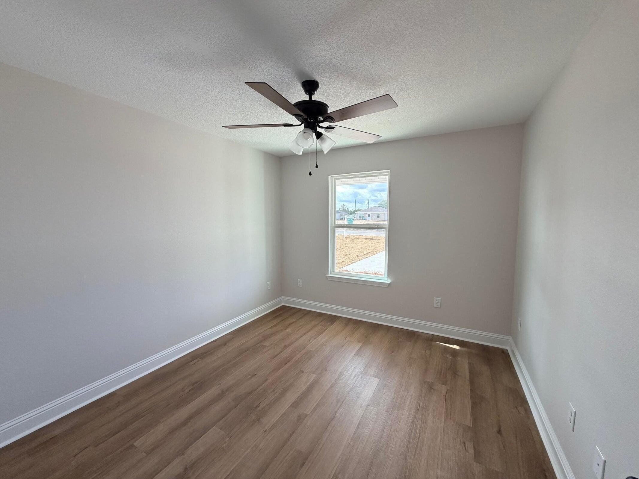 5427 Bayleaf Drive. Crestview, FL 32539