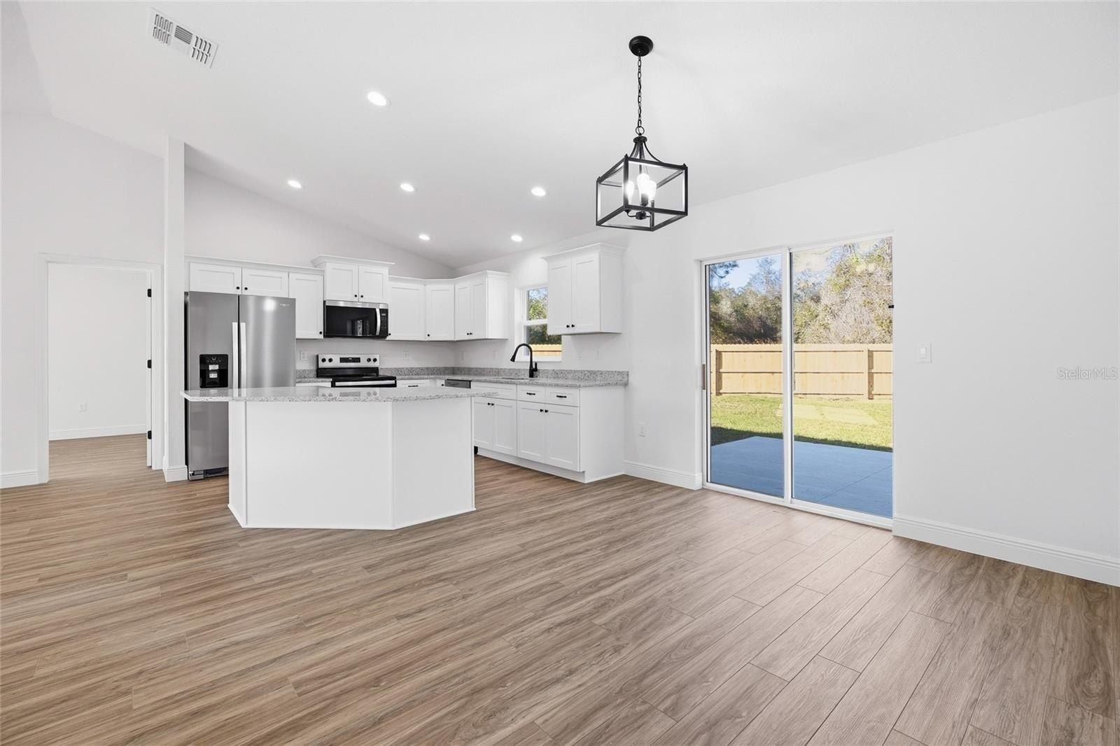 9818 N Pewter Avenue. Citrus Springs, FL 34434