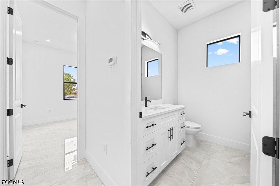 442 Redwing Street Sw. Lehigh Acres, FL 33974