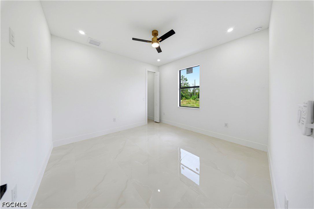 1318 Roosevelt Avenue. Lehigh Acres, FL 33972
