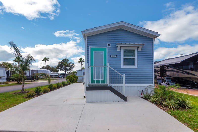 2461 Mountain Laurel Lane. Wauchula, FL 33873