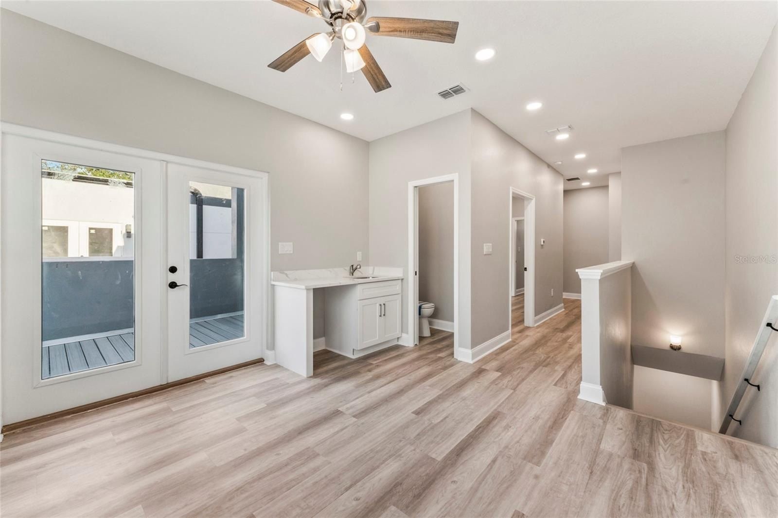 809 W Linebaugh Avenue. Tampa, FL 33612