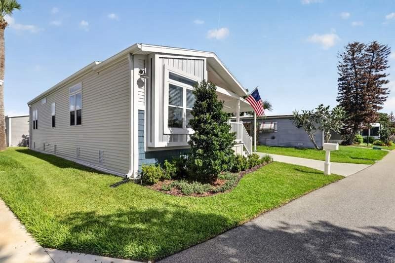 720 Honeysuckle. Casselberry, FL 32707