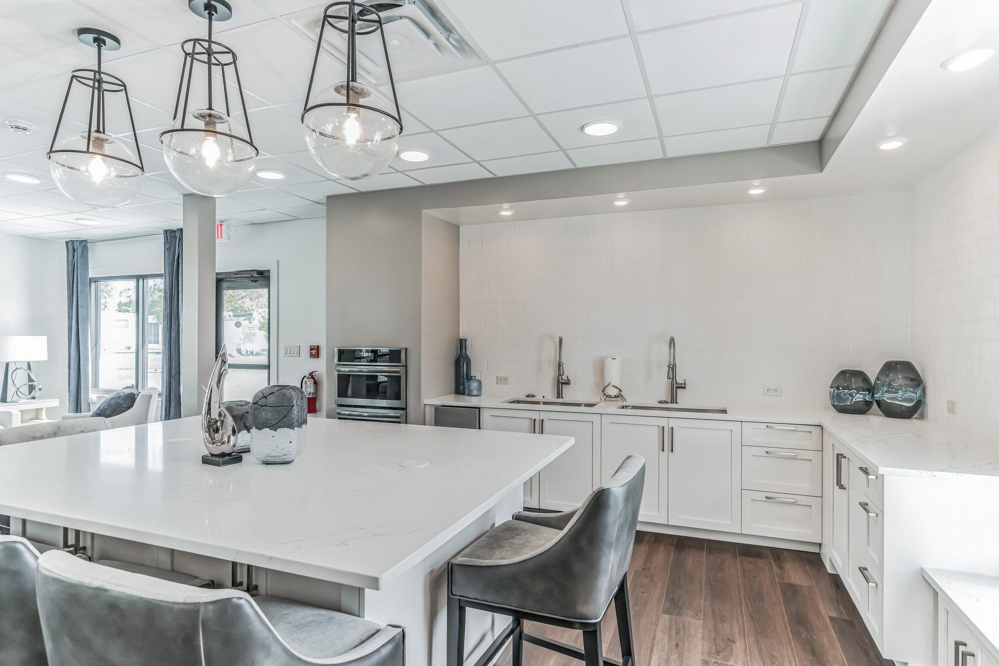 3223 N Lockwood Ridge Rd. Sarasota, FL 34234
