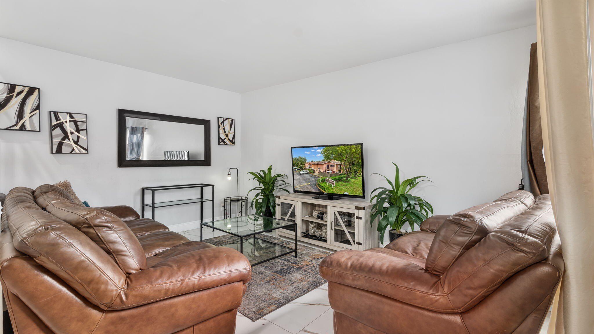 3477 Sw 52Nd Avenue. Hollywood, FL 33023