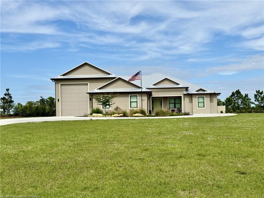 1000 Nesting View Drive. Sebring, FL 33875