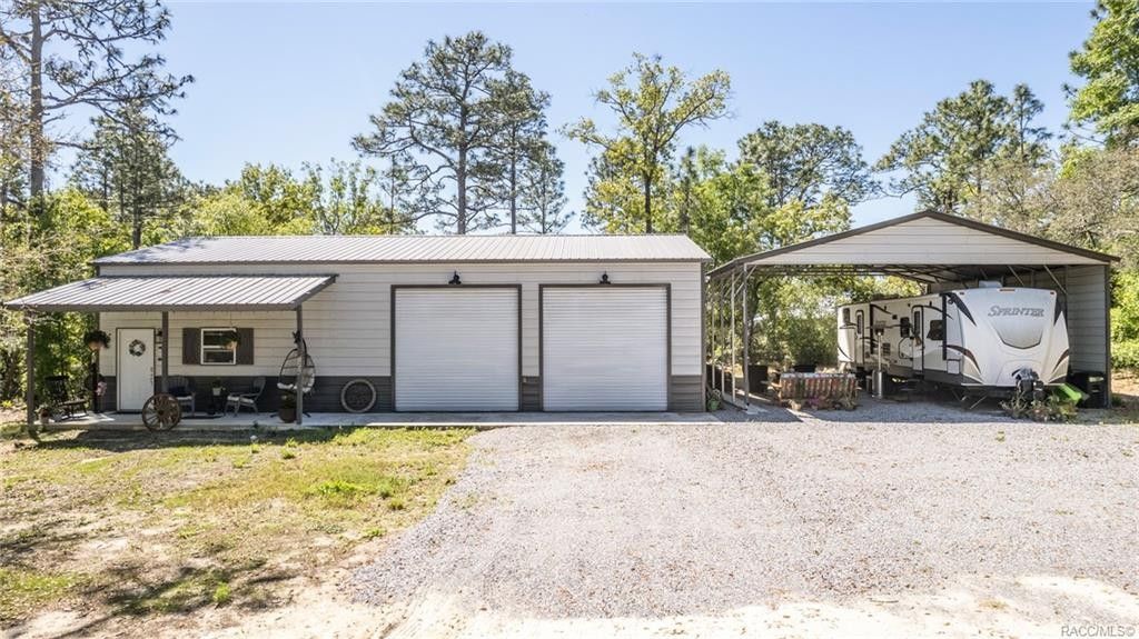 1206 W Miracle Court. Lecanto, FL 34461