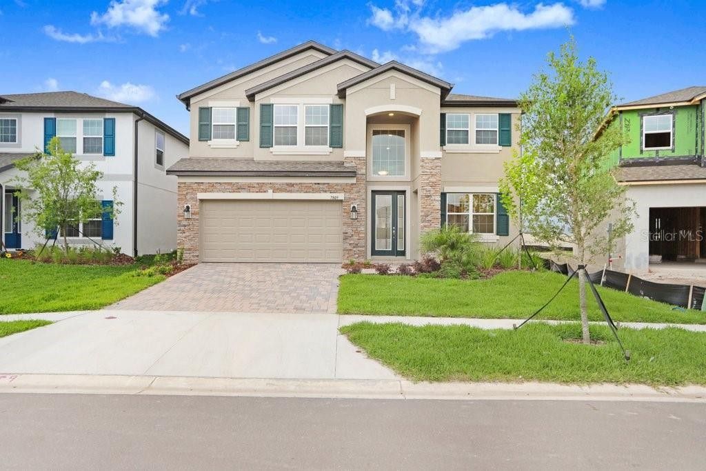 7809 Bronze Oak Drive. Wesley Chapel, FL 33545