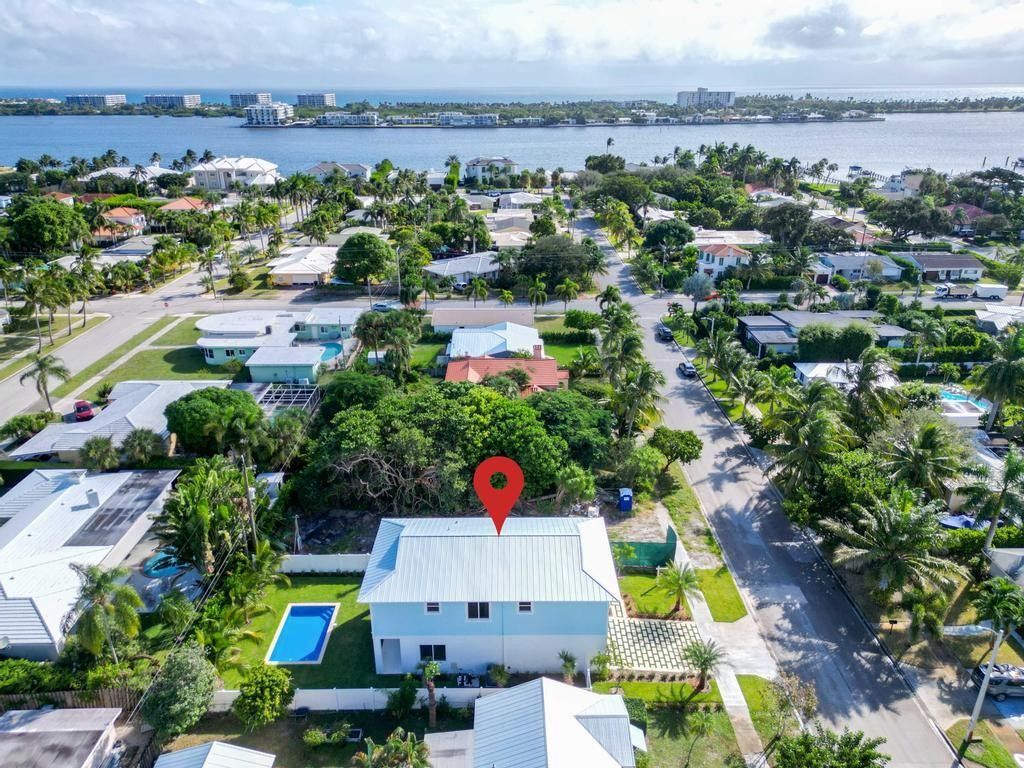 126 Auburn Drive. Lake Worth Beach, FL 33460