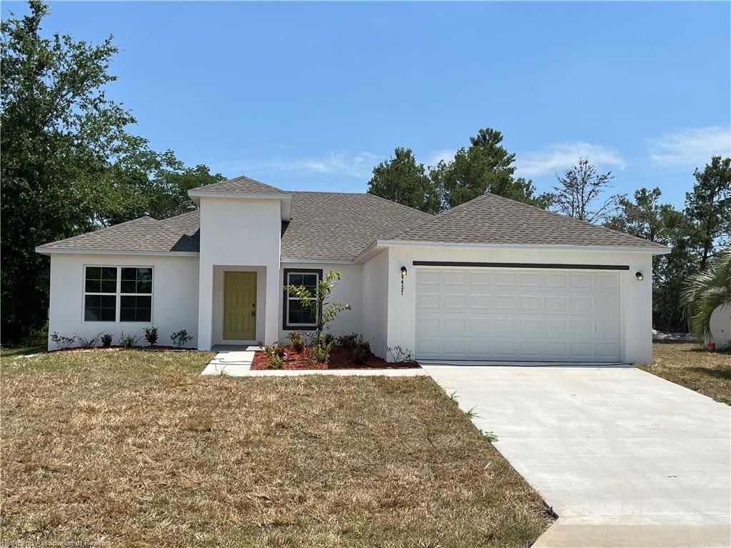 4437 Palmarito Street. Sebring, FL 33872