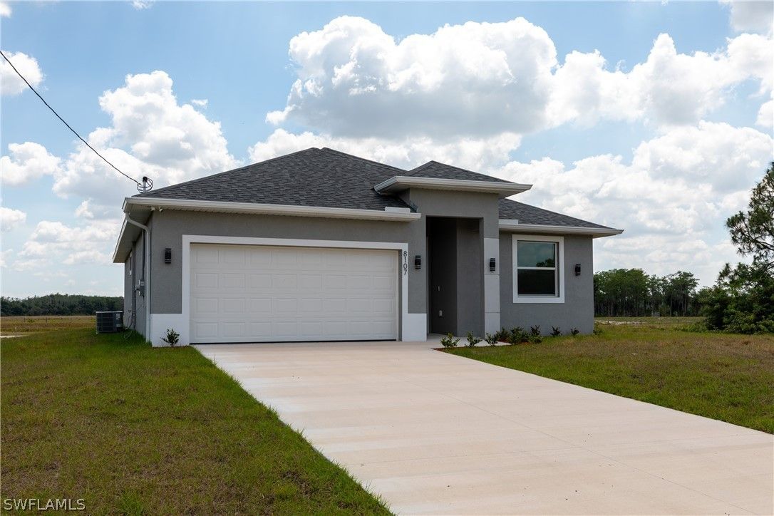 8107 N Salem Court. Labelle, FL 33935