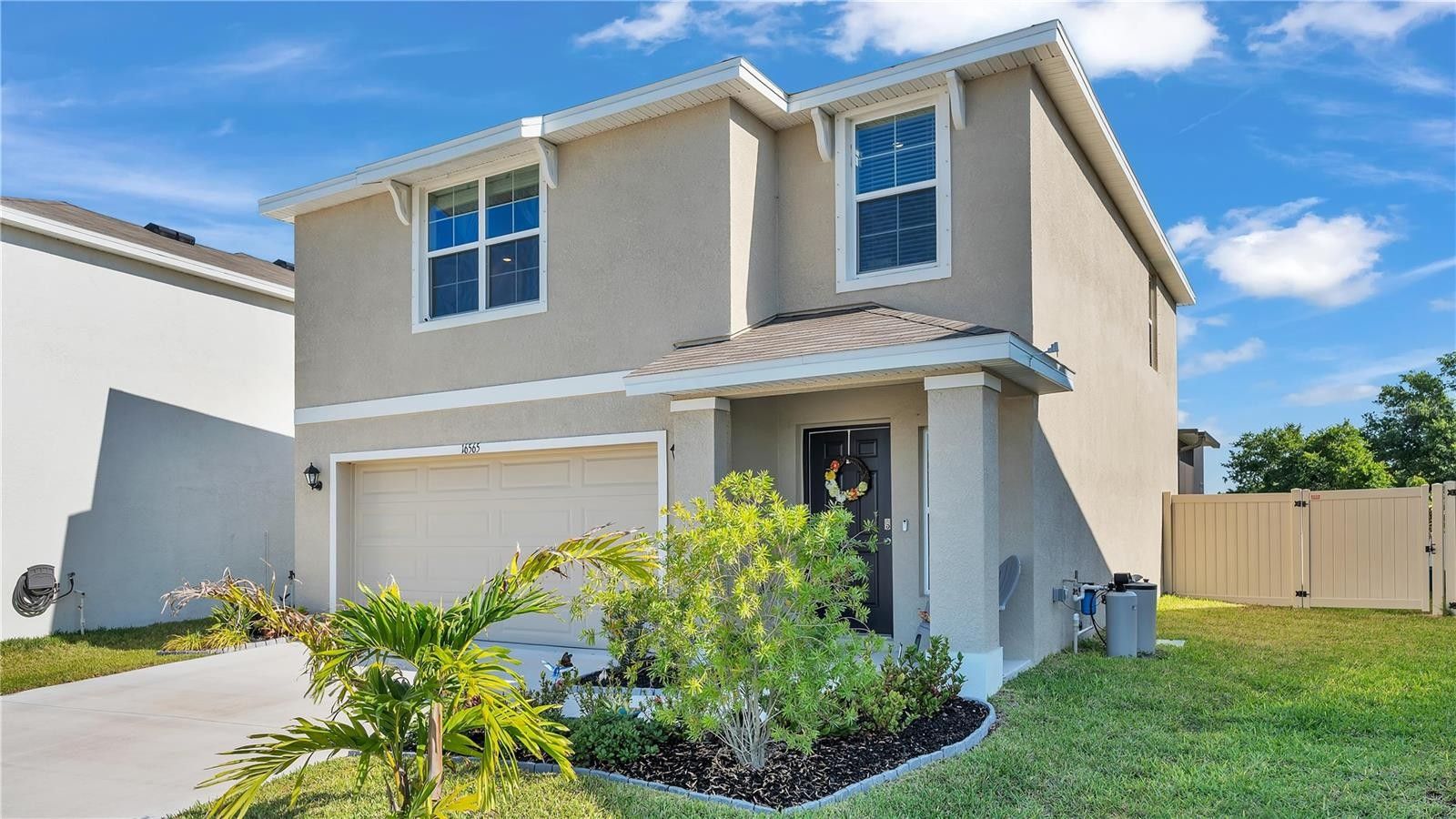 16565 Mosaic Oar Drive. Wimauma, FL 33598