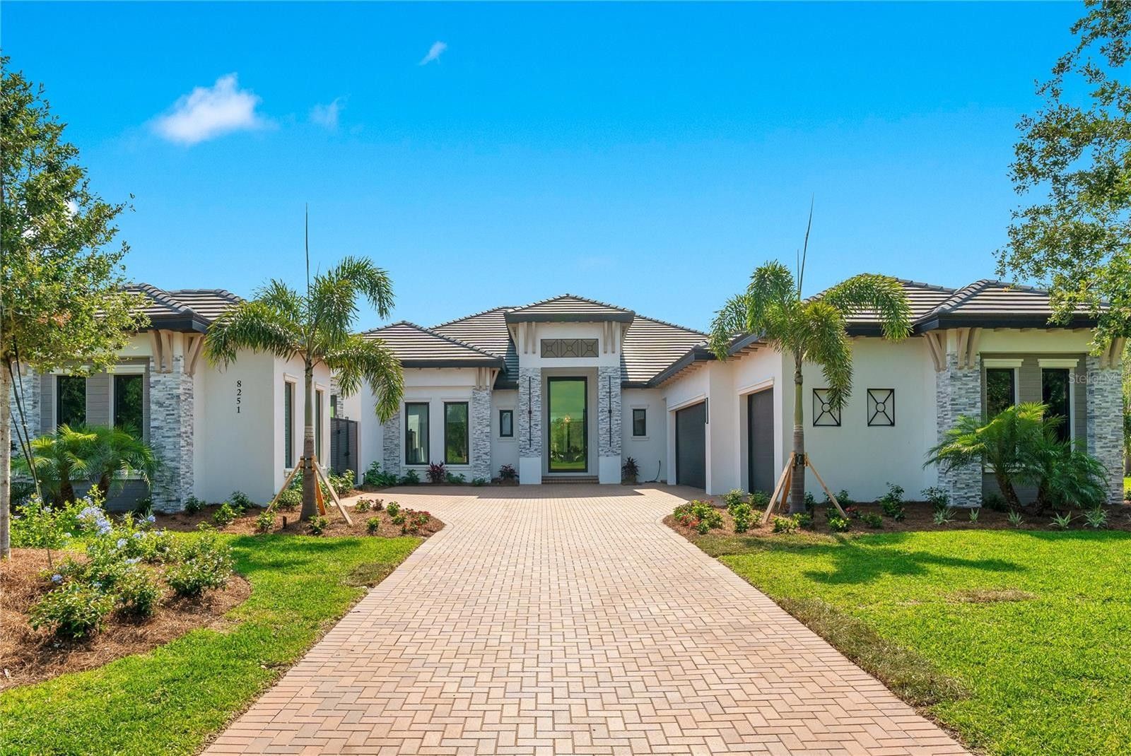 8251 Archers Court. Sarasota, FL 34240