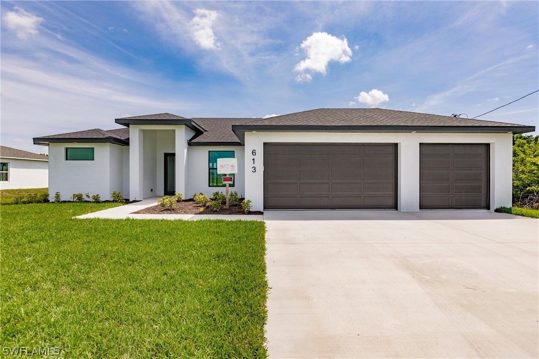 613 Nw 7Th Place. Cape Coral, FL 33993