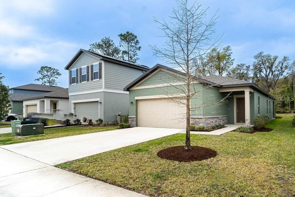 1012 Cades Cove Way. Deland, FL 32720