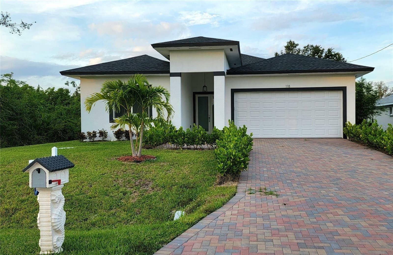 118 Green Pine Park. Rotonda West, FL 33947