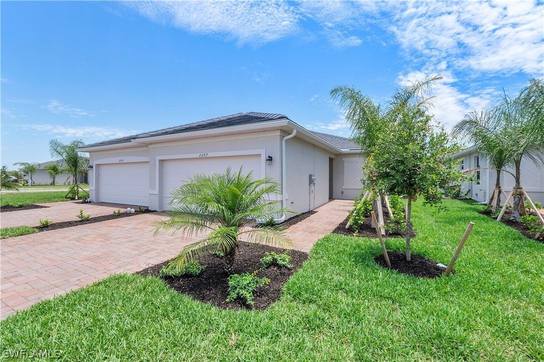 2207 Dragonfruit Way. Naples, FL 34120