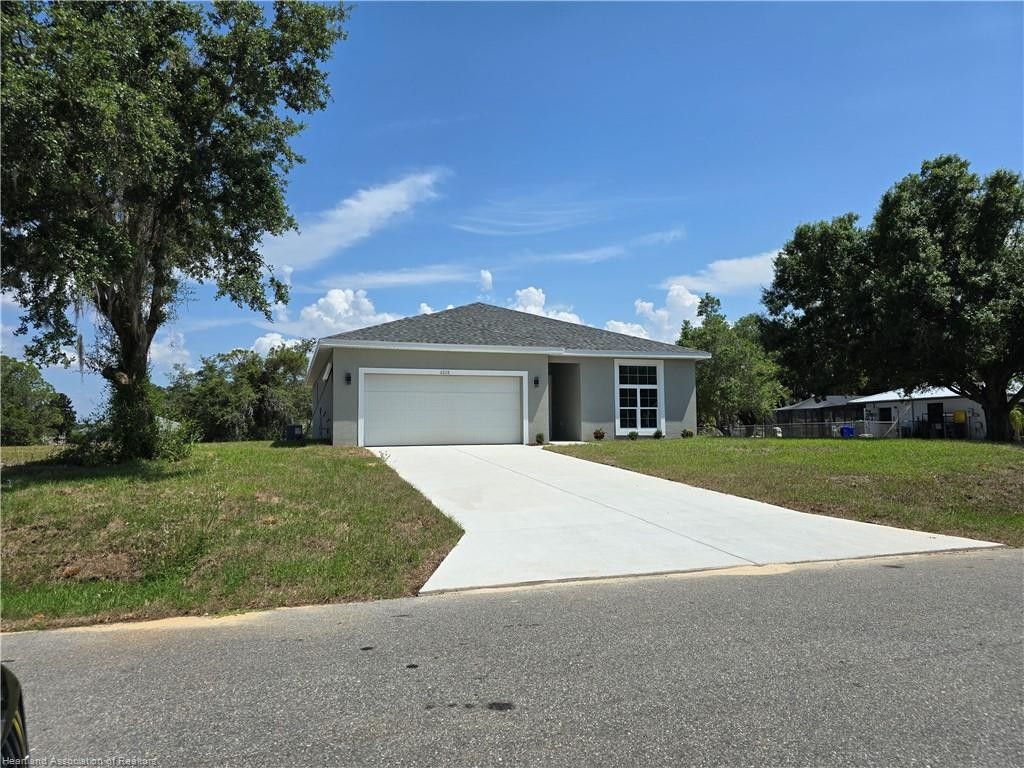 6208 Edgewater Terrace. Sebring, FL 33876