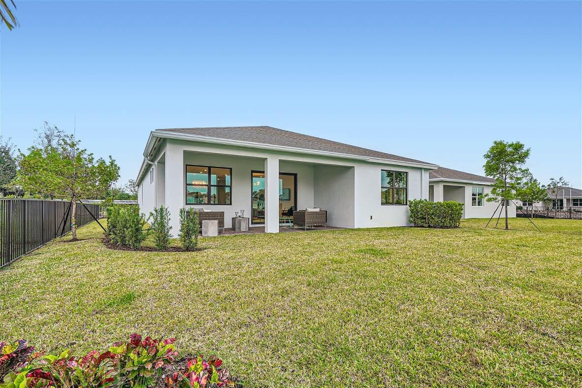 5929 Se Sky Blue Cir Stuart Circle. Stuart, FL 34997