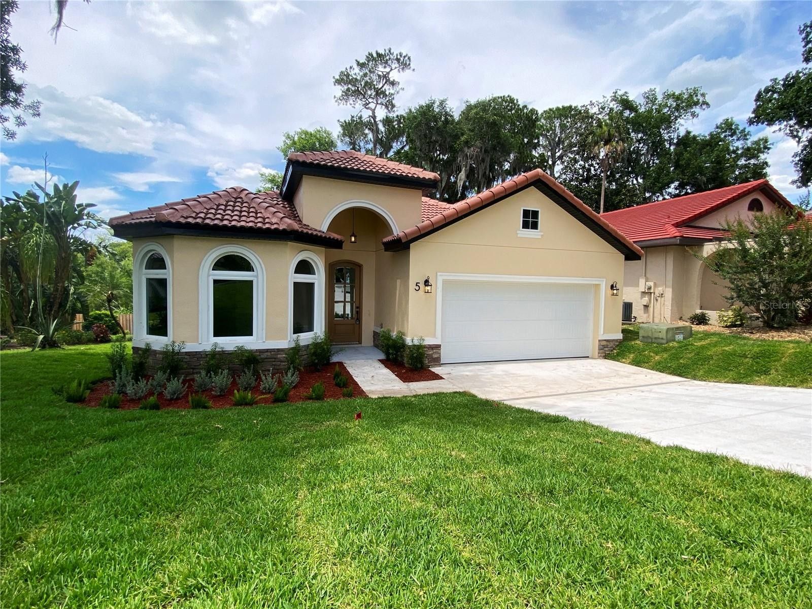 5 Forest Lane. Eustis, FL 32726