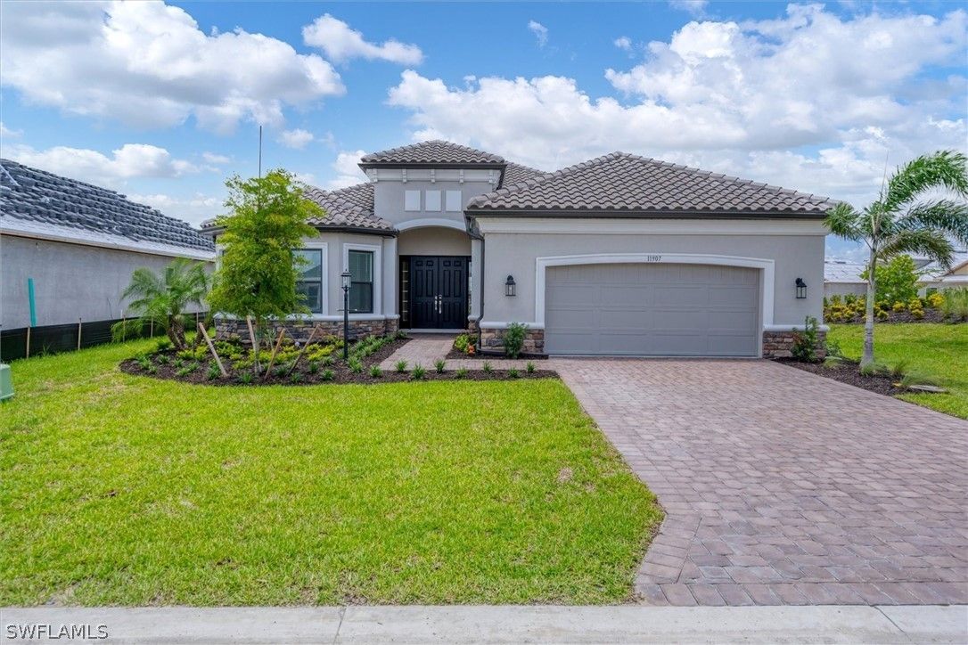 11907 Raggio Drive. Fort Myers, FL 33913