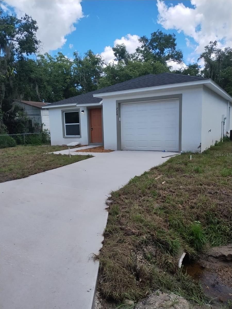 726 Tennessee Road. Lakeland, FL 33815