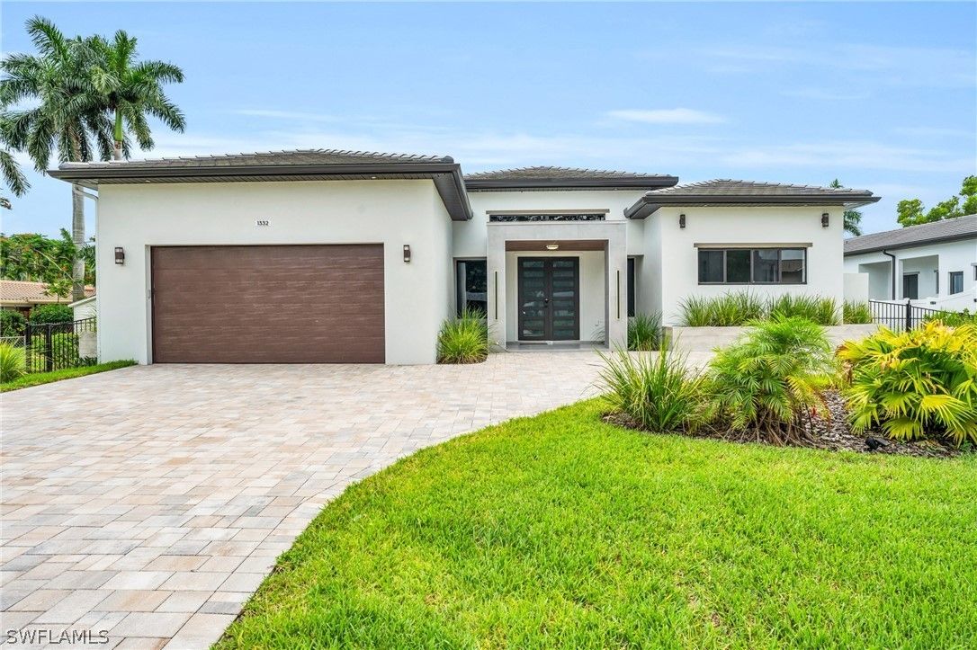 1332 Longwood Drive. Fort Myers, FL 33919