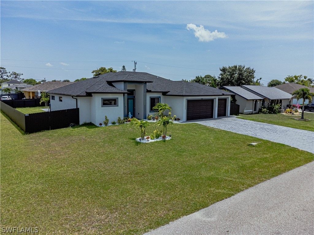 1001 Sw 11Th Avenue. Cape Coral, FL 33991