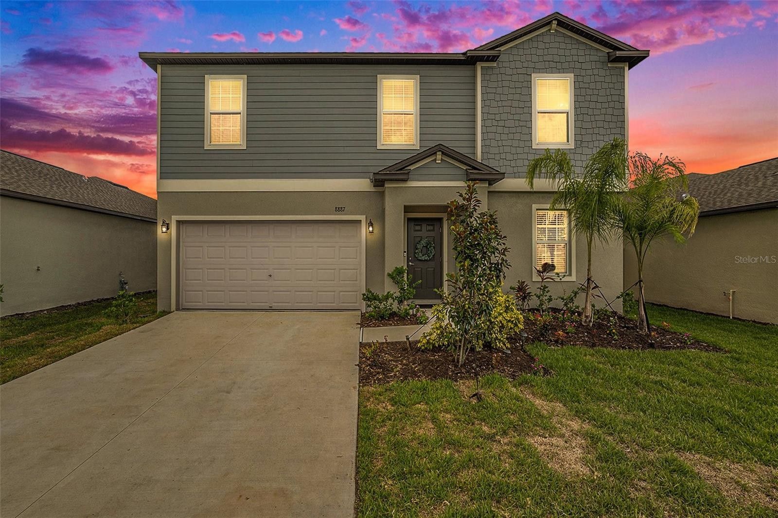 8887 Little Bluestem Drive. Land O' Lakes, FL 34637