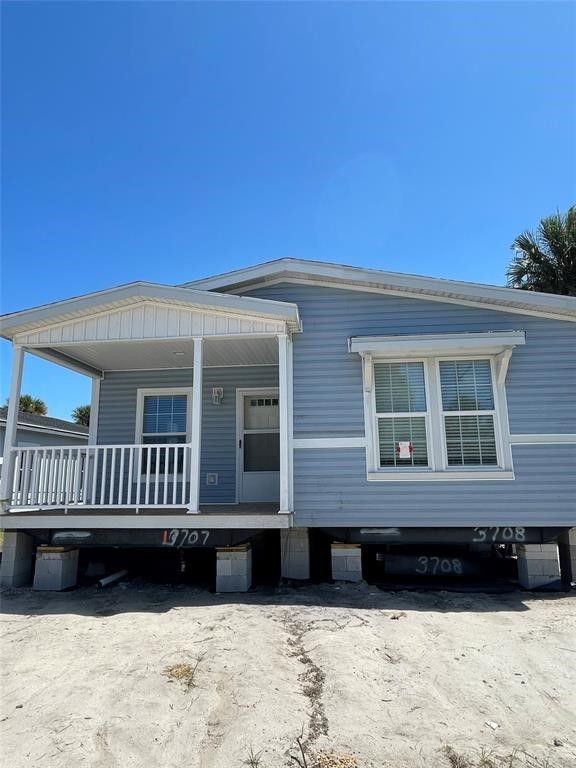 805 Ave B. Fort Pierce, FL 34950