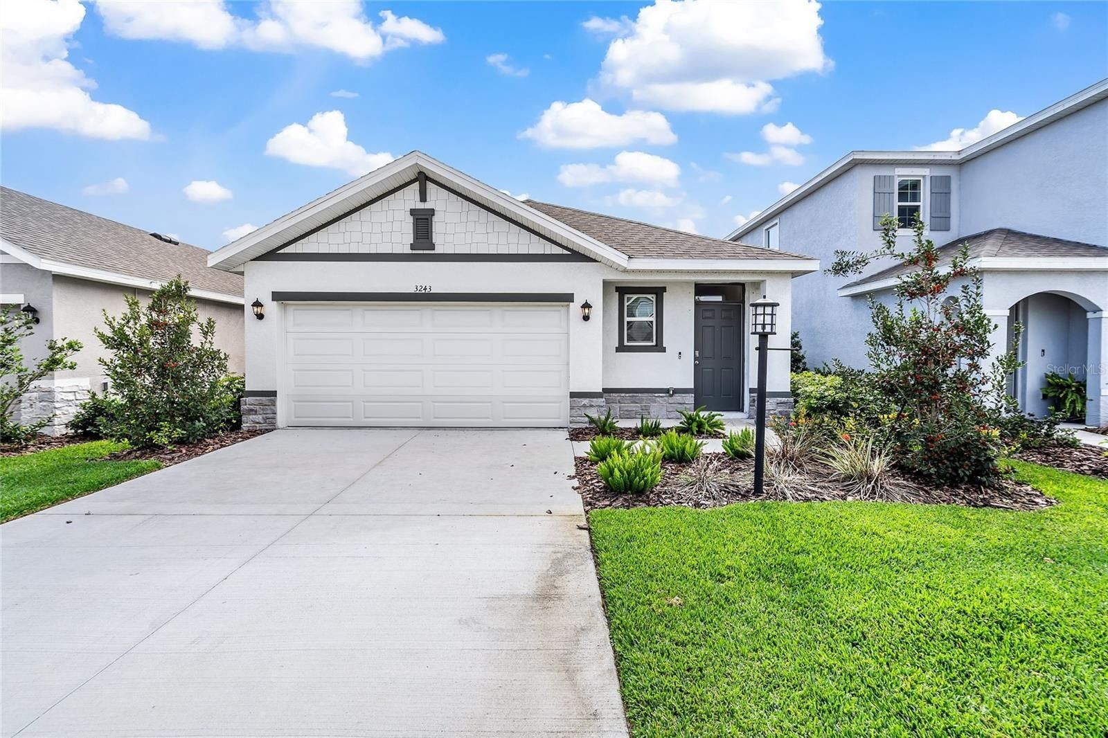 3243 Hilltop Circle. Bradenton, FL 34211