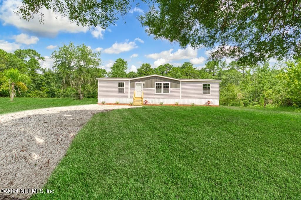 5340 Jacaranda Avenue. Middleburg, FL 32068