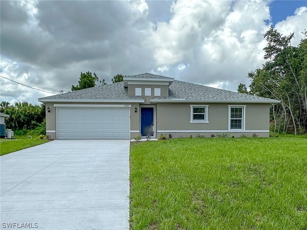 2307 Homestead Circle. North Port, FL 34286