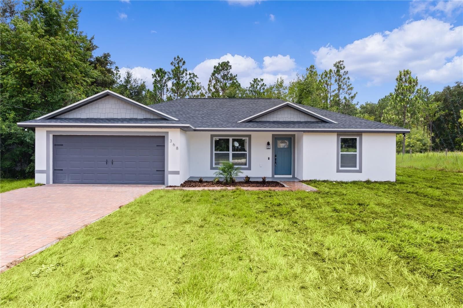 368 Malauka Loop. Ocklawaha, FL 32179