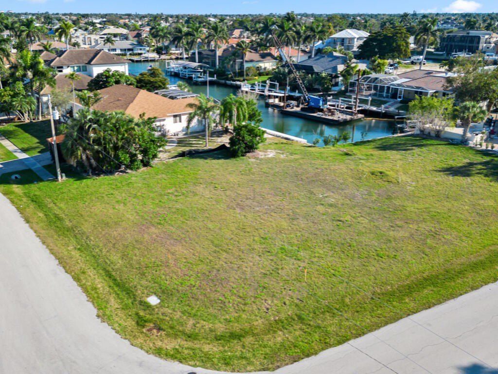 450 Balsam Court. Marco Island, FL 34145